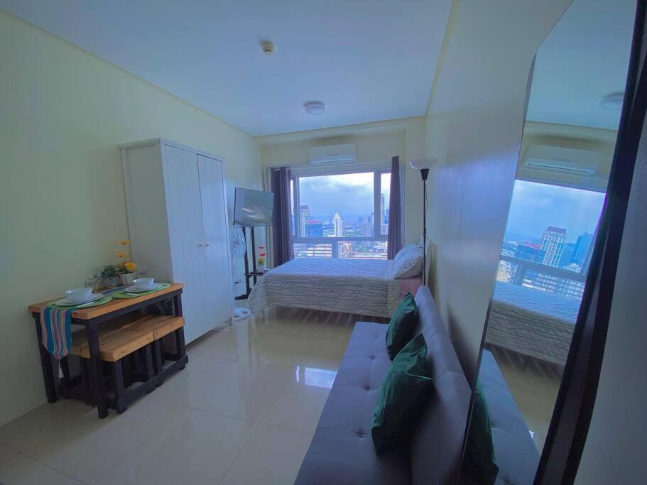 Makati Penthouse With Stunning City Skyline View Manila Luaran gambar
