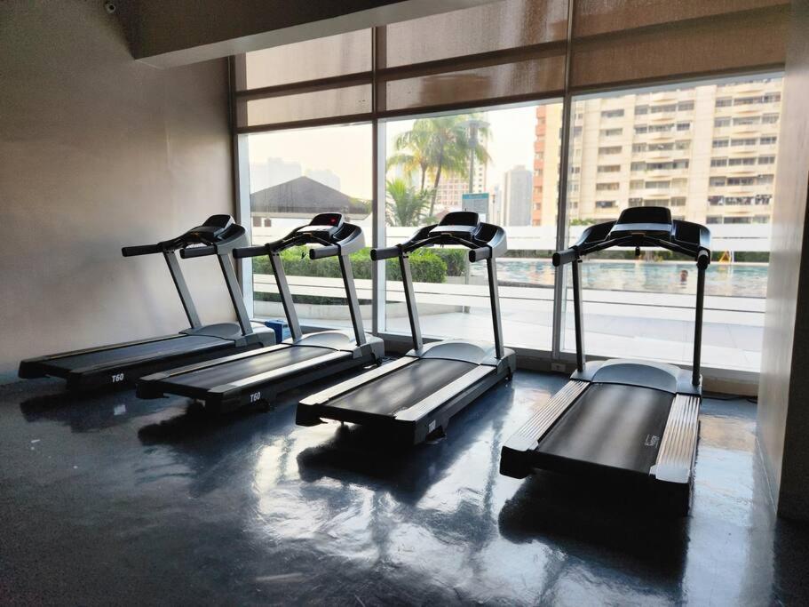 Makati Penthouse With Stunning City Skyline View Manila Luaran gambar