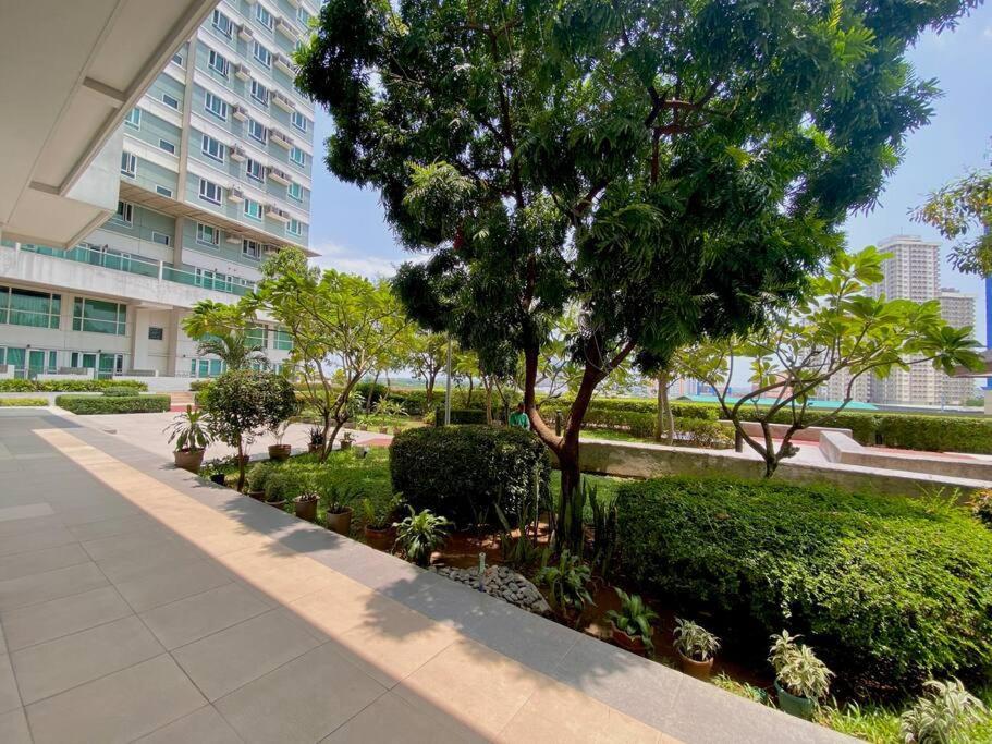 Makati Penthouse With Stunning City Skyline View Manila Luaran gambar