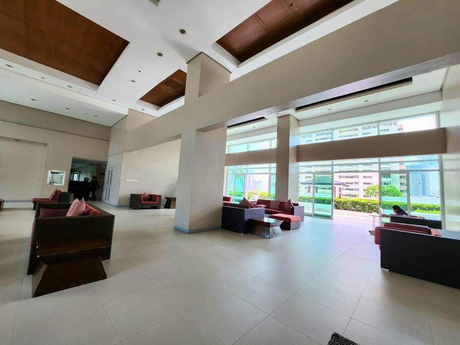 Makati Penthouse With Stunning City Skyline View Manila Luaran gambar