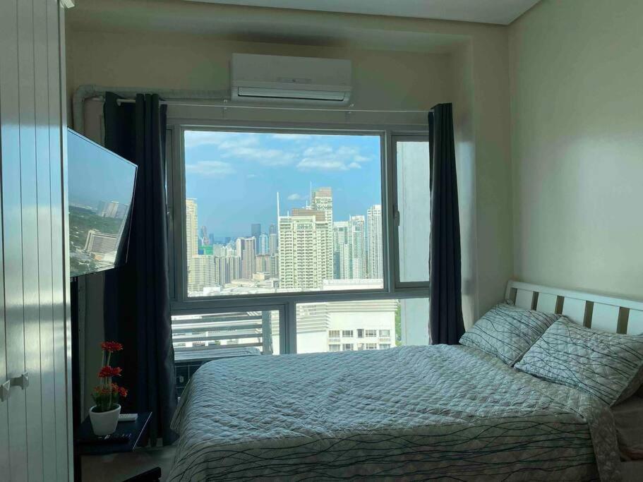 Makati Penthouse With Stunning City Skyline View Manila Luaran gambar